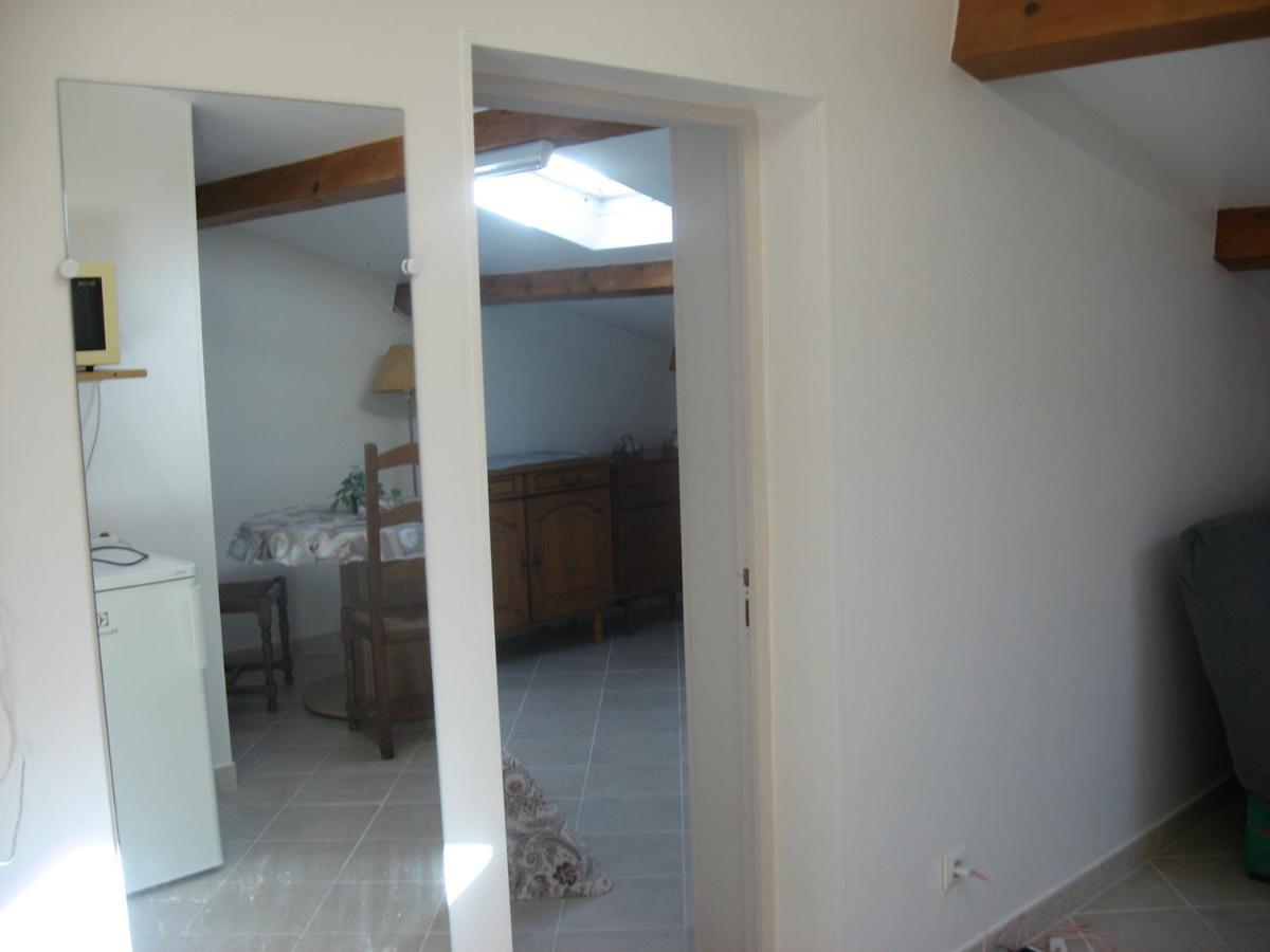 T 2 Avec Velux Sous Les Combes De 34 M2 Apartment La Londe-les-Maures Ngoại thất bức ảnh